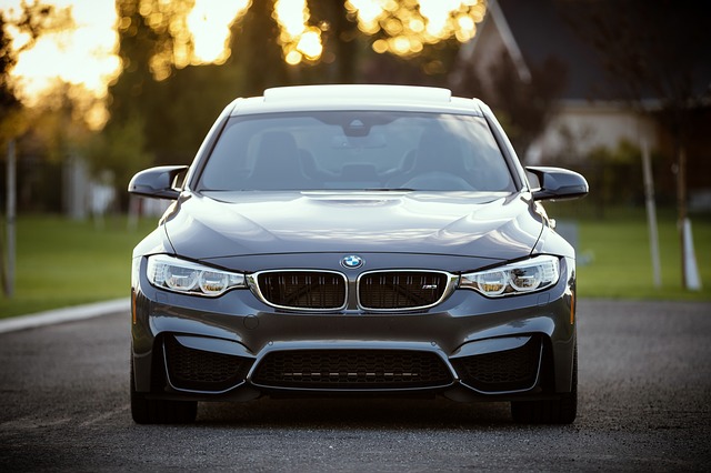 šedé bmw